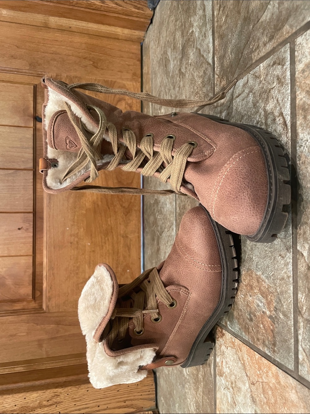Women’s Roxy Faux-Fur Lined Brown Lace-Up Ankle Boots